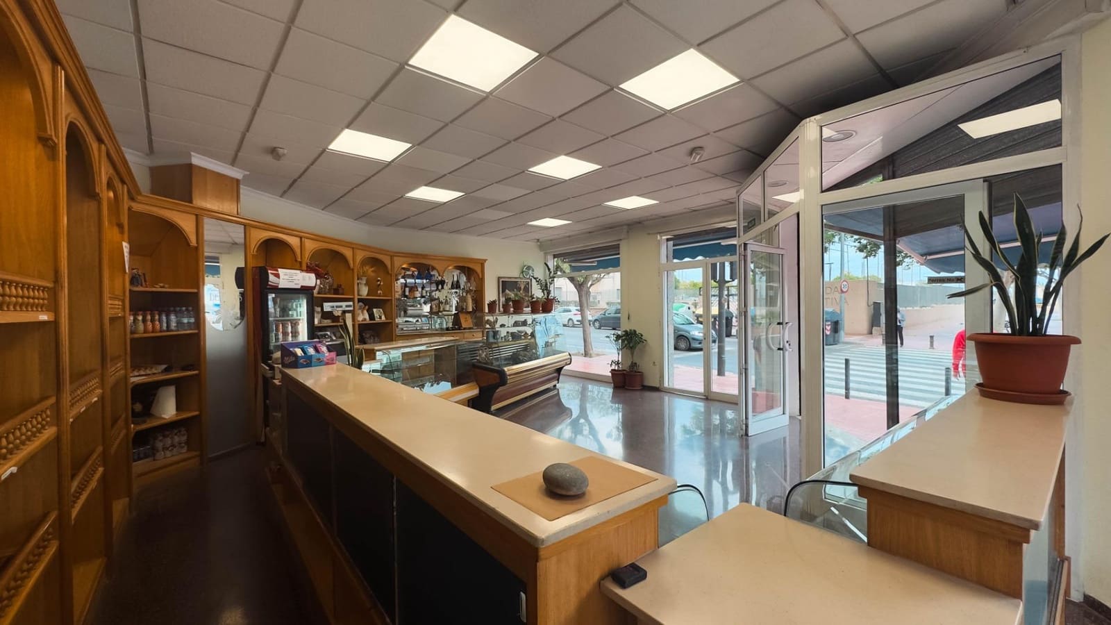 Kommersiell til salgs i San Vicente / Sant Vicent del Raspeig - € 200 000 (Ref: 9014624)