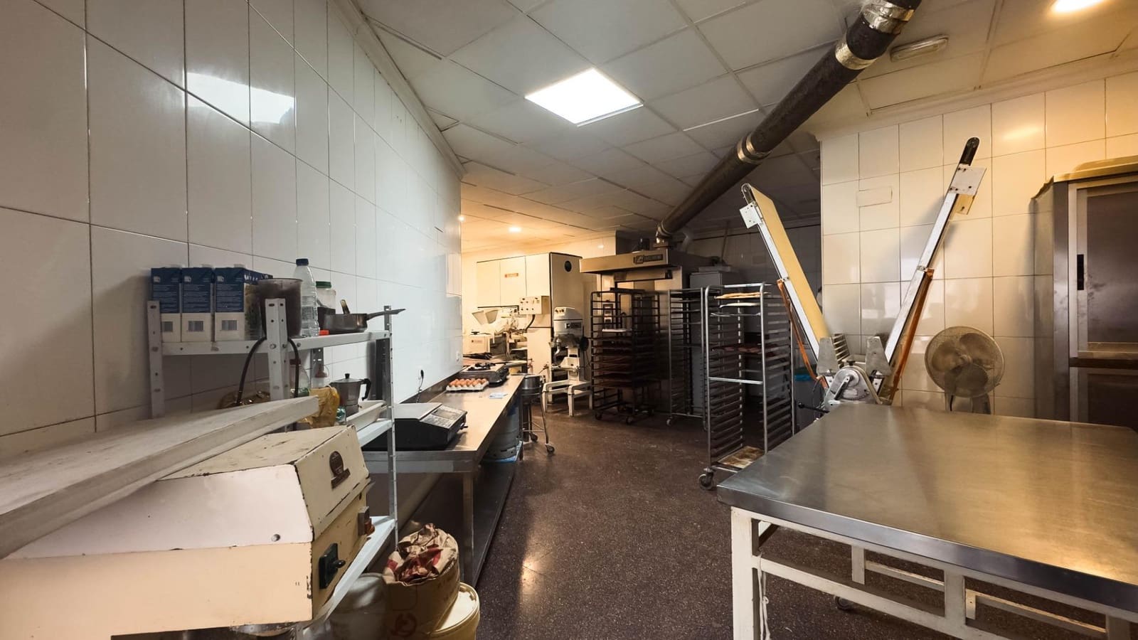 Kommersiell til salgs i San Vicente / Sant Vicent del Raspeig - € 200 000 (Ref: 9014624)