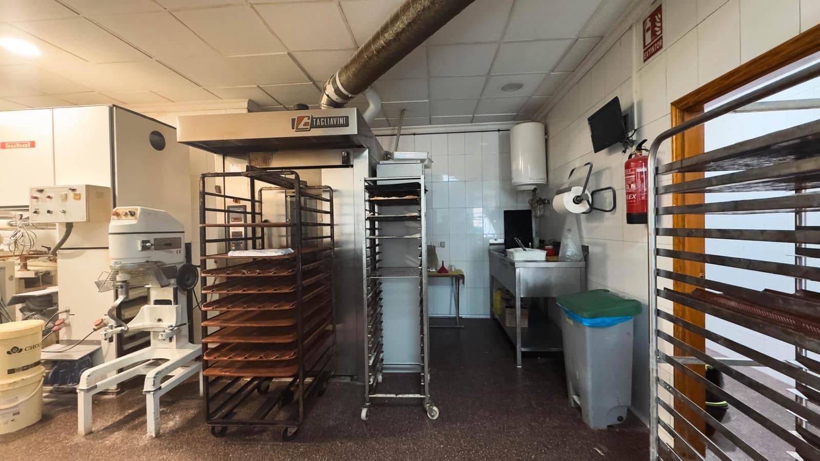 Kommersiell til salgs i San Vicente / Sant Vicent del Raspeig - € 200 000 (Ref: 9014624)