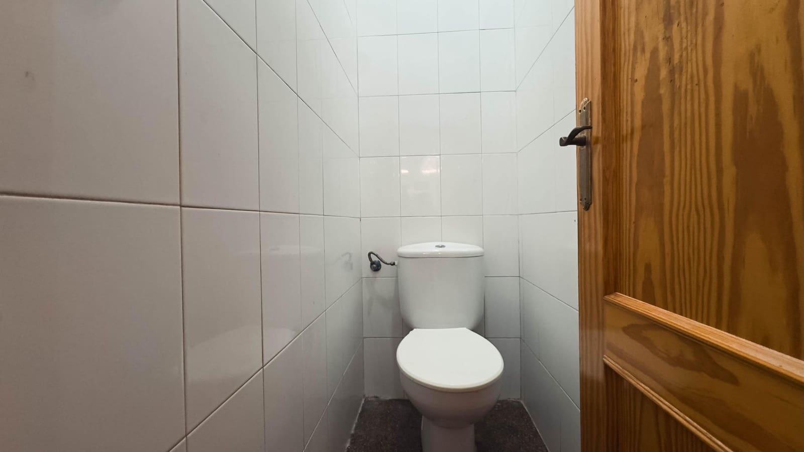 Kommersiell til salgs i San Vicente / Sant Vicent del Raspeig - € 200 000 (Ref: 9014624)