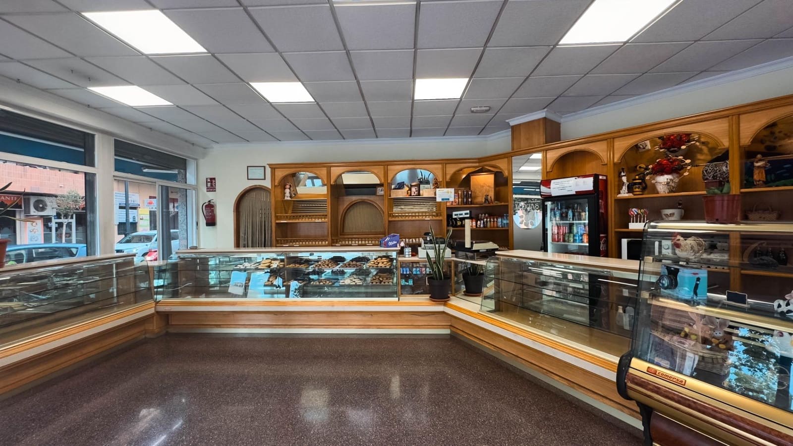 Kommersiell til salgs i San Vicente / Sant Vicent del Raspeig - € 200 000 (Ref: 9014624)