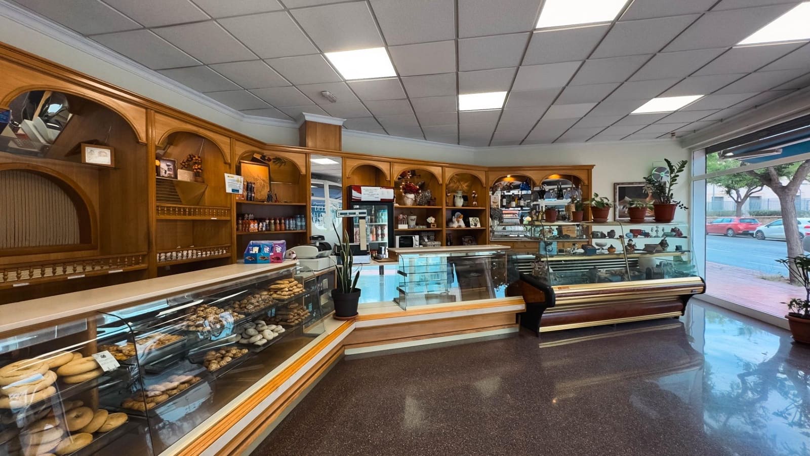 Kommersiell til salgs i San Vicente / Sant Vicent del Raspeig - € 200 000 (Ref: 9014624)