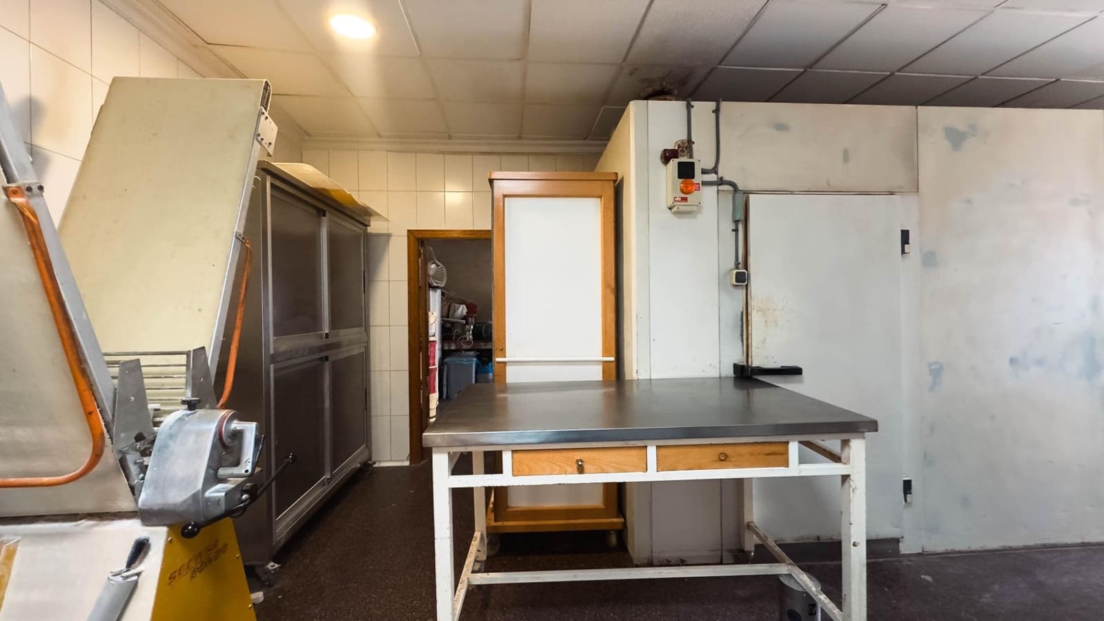 Kommersiell til salgs i San Vicente / Sant Vicent del Raspeig - € 200 000 (Ref: 9014624)