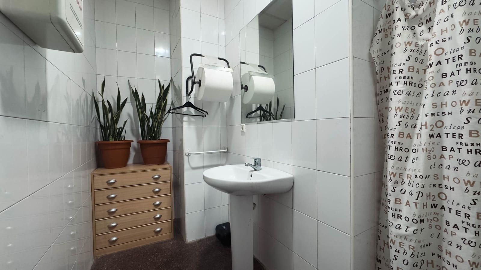 Kommersiell til salgs i San Vicente / Sant Vicent del Raspeig - € 200 000 (Ref: 9014624)