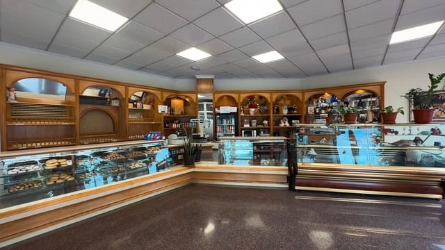 Kommersiell til salgs i San Vicente / Sant Vicent del Raspeig - € 200 000 (Ref: 9014624)