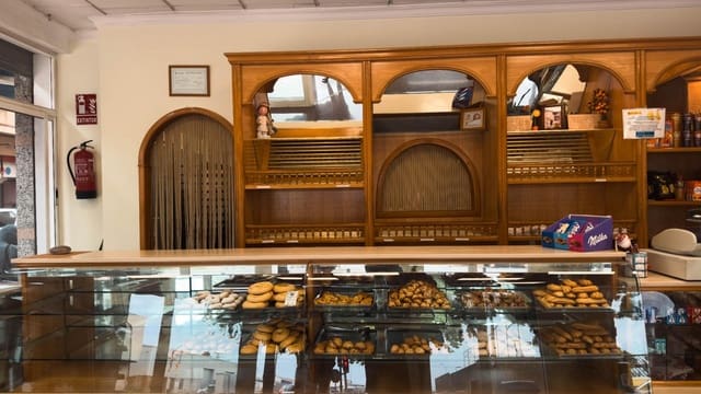 Kommersiell til salgs i San Vicente / Sant Vicent del Raspeig - € 200 000 (Ref: 9014624)