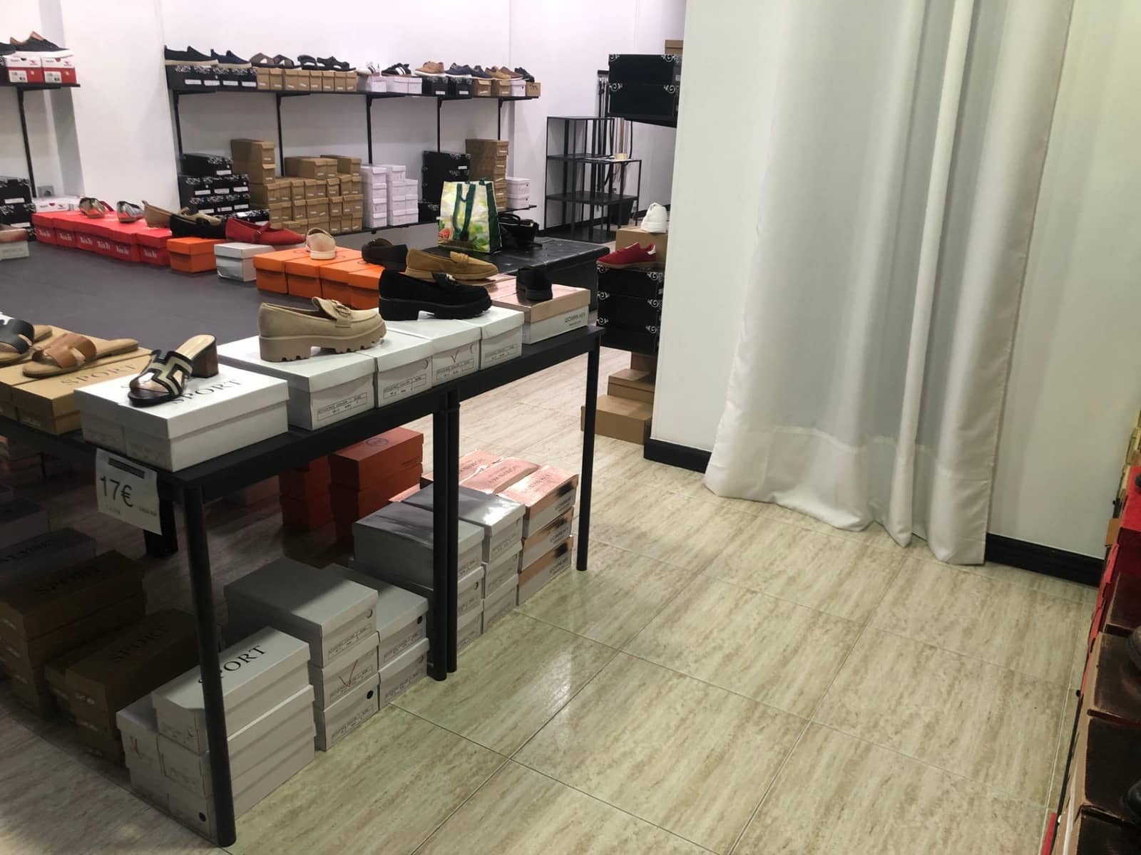 Erhverv til salg i Elche / Elx - € 79.000 (Ref: 9018157)