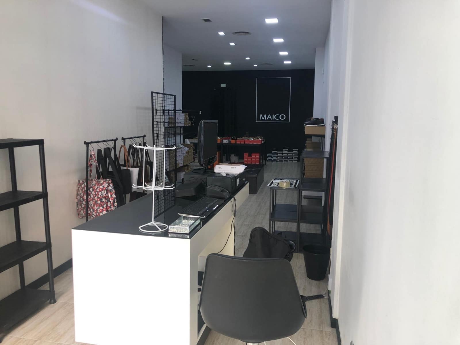 Kommersiell til salgs i Elche / Elx - € 79 000 (Ref: 9018157)