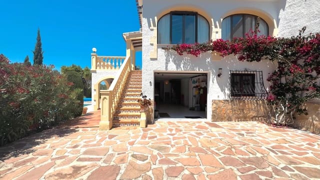 4 soveværelse Villa til salg i Javea / Xàbia med swimmingpool garage - € 1.090.000 (Ref: 9026733)