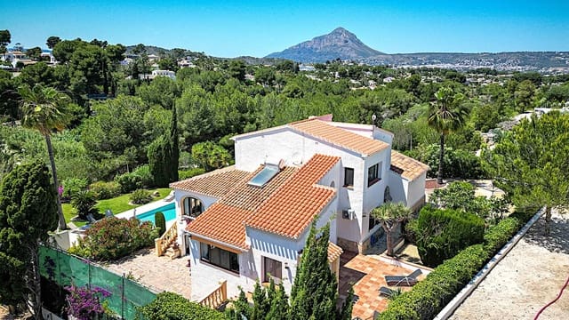 4 soveværelse Villa til salg i Javea / Xàbia med swimmingpool garage - € 1.090.000 (Ref: 9026733)