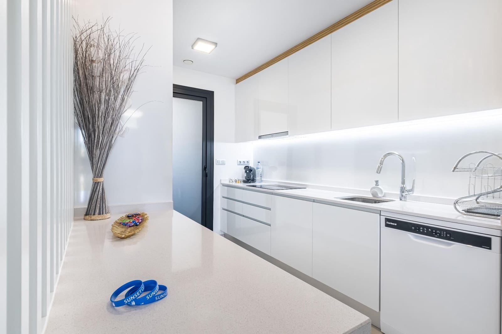 2 slaapkamer Appartement te koop in Benidorm met zwembad - € 595.000 (Ref: 9078197)