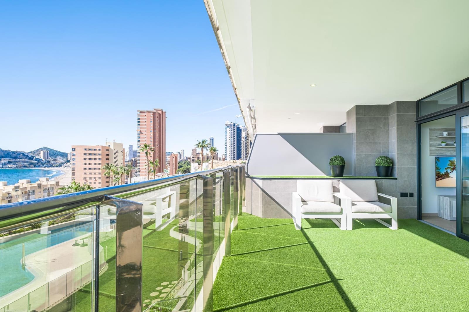 2 slaapkamer Appartement te koop in Benidorm met zwembad - € 595.000 (Ref: 9078197)