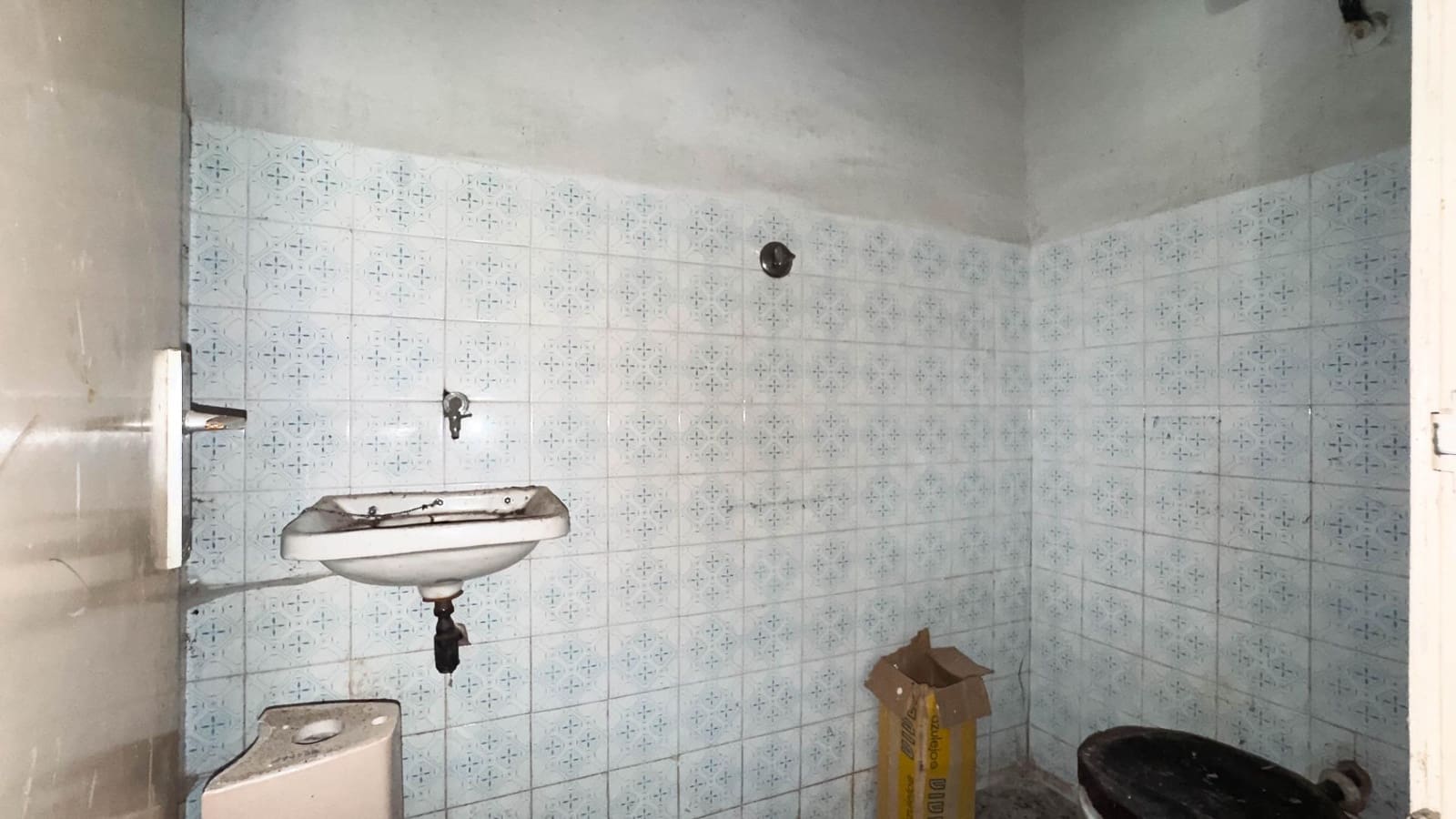 Kaupallinen myytävänä paikassa Elche / Elx - 48 000 € (Ref: 9081414)