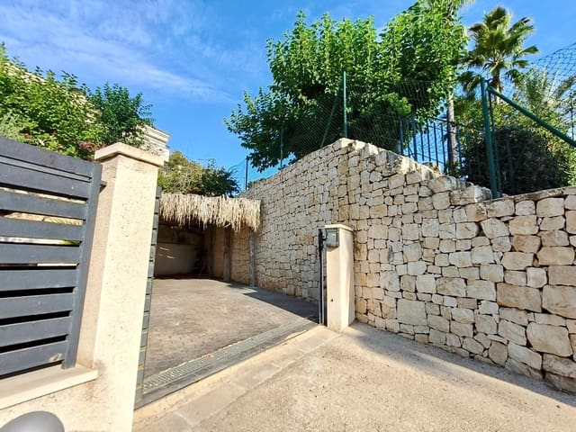 4 chambre Villa/Maison Mitoyenne à vendre à Moraira, Teulada-Moraira avec piscine - 499 000 € (Ref: 9103091)