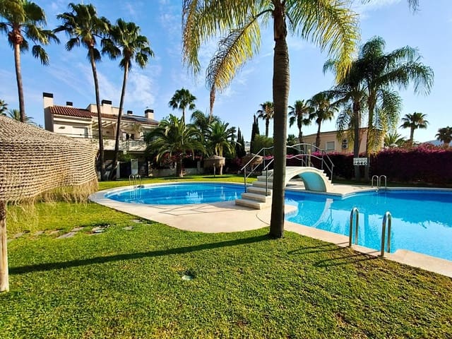 4 chambre Villa/Maison Mitoyenne à vendre à Moraira, Teulada-Moraira avec piscine - 499 000 € (Ref: 9103091)