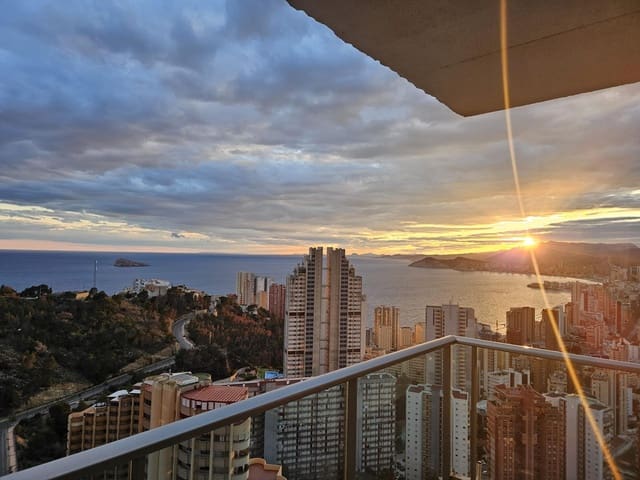 2 sovrum Lägenhet till salu i Benidorm med pool garage - 399 000 € (Ref: 9134366)