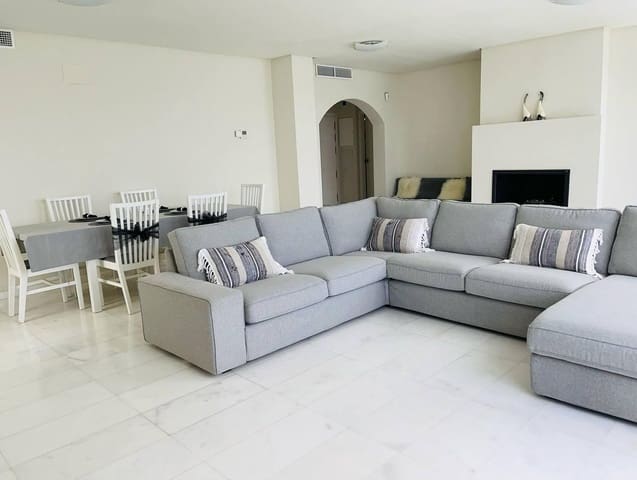 Chalet de 4 habitaciones en Finestrat en venta con piscina garaje - 819.000 € (Ref: 9134404)