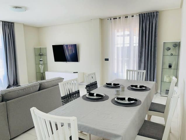 Chalet de 4 habitaciones en Finestrat en venta con piscina garaje - 819.000 € (Ref: 9134404)