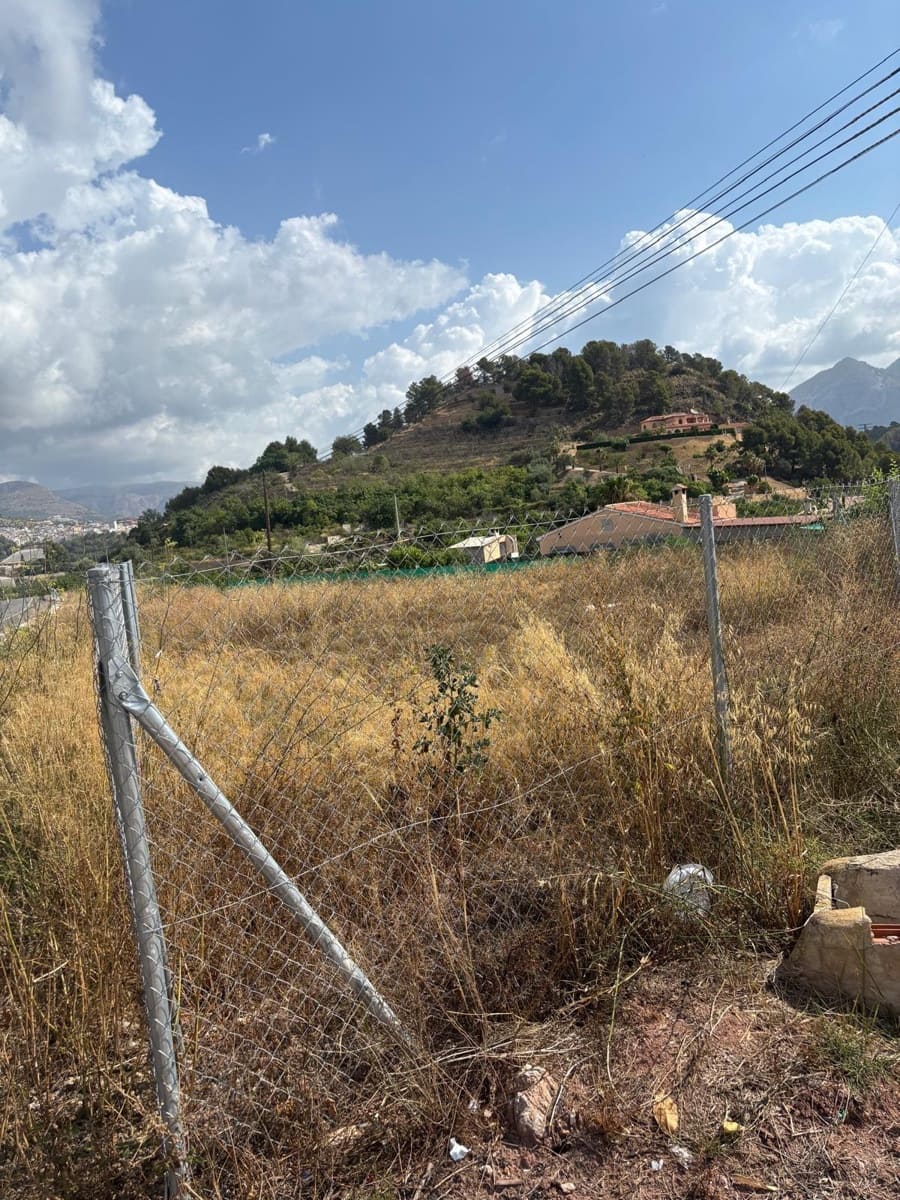 Grunde uden byggetilladelser til salg i Polop - € 50.000 (Ref: 9149170)