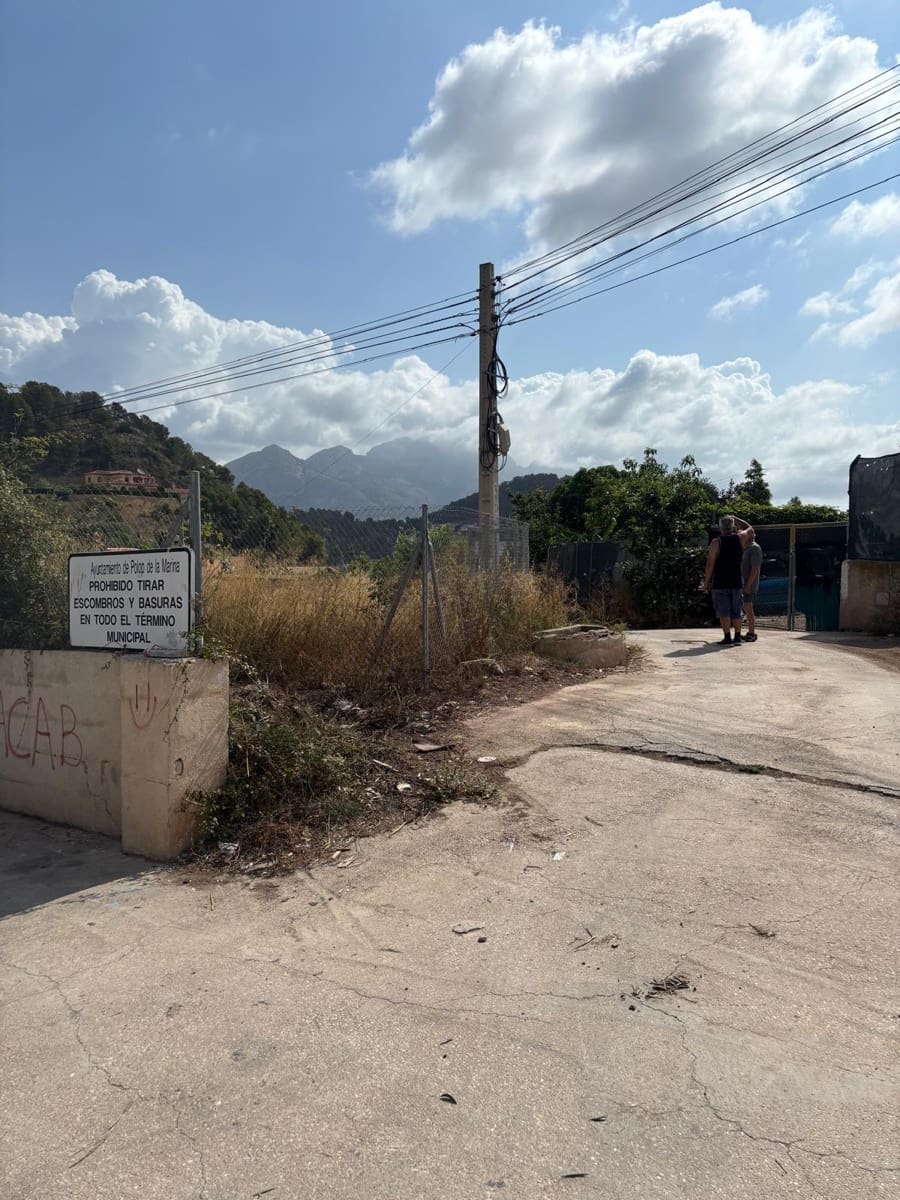 Grunde uden byggetilladelser til salg i Polop - € 50.000 (Ref: 9149170)