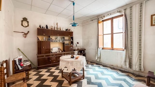 5 bedroom Townhouse for sale in Mula with garage - € 96,000 (Ref: 9149171)