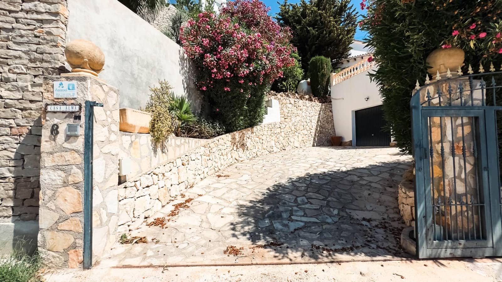 Chalet de 3 habitaciones en Moraira en venta con garaje - 629.000 € (Ref: 9153853)