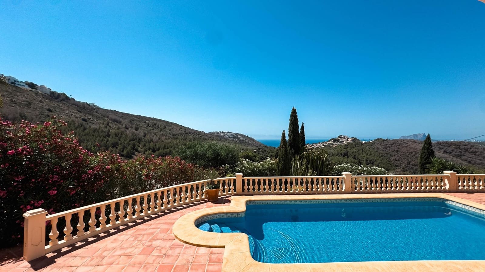 Chalet de 3 habitaciones en Moraira en venta con garaje - 629.000 € (Ref: 9153853)