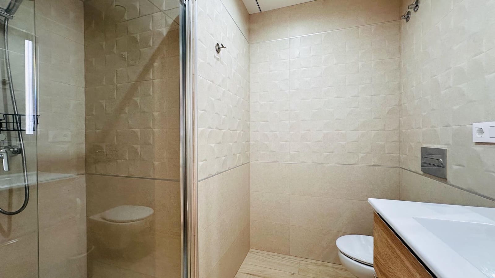 2 bedroom Apartment for rent in Finestrat with pool garage - € 1,750 (Ref: 9159381)