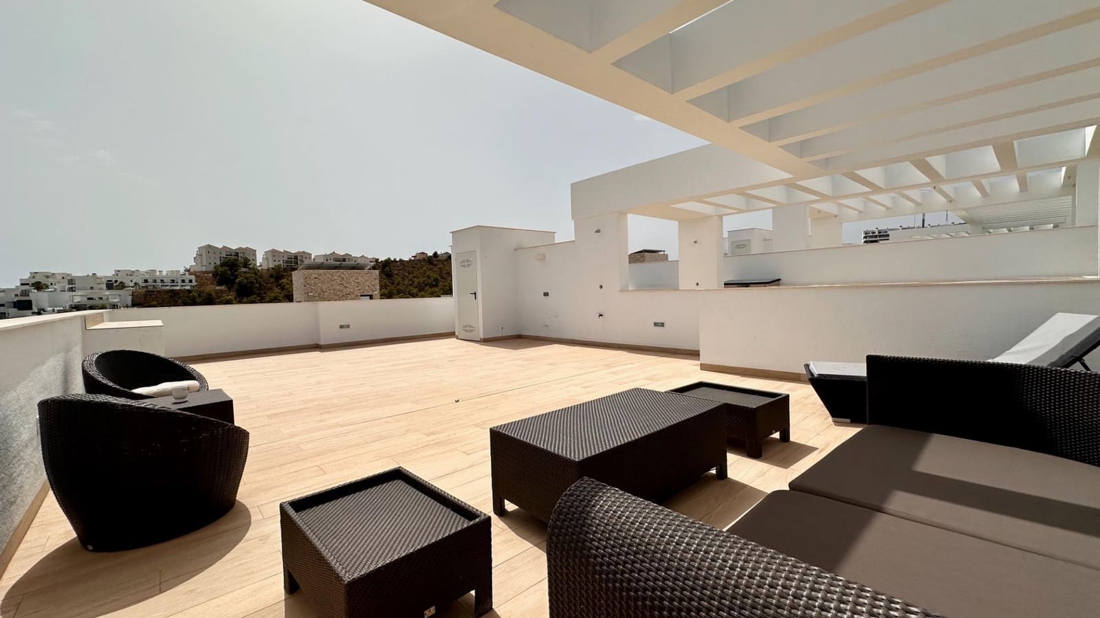 2 bedroom Apartment for rent in Finestrat with pool garage - € 1,750 (Ref: 9159381)