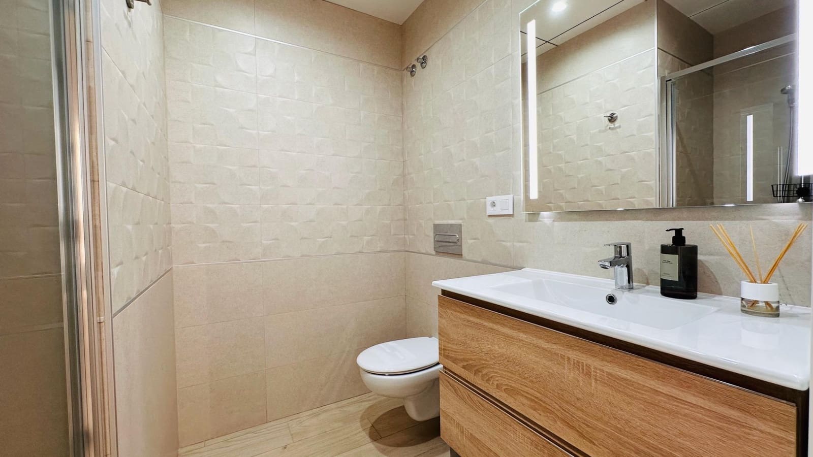 2 bedroom Apartment for rent in Finestrat with pool garage - € 1,750 (Ref: 9159381)
