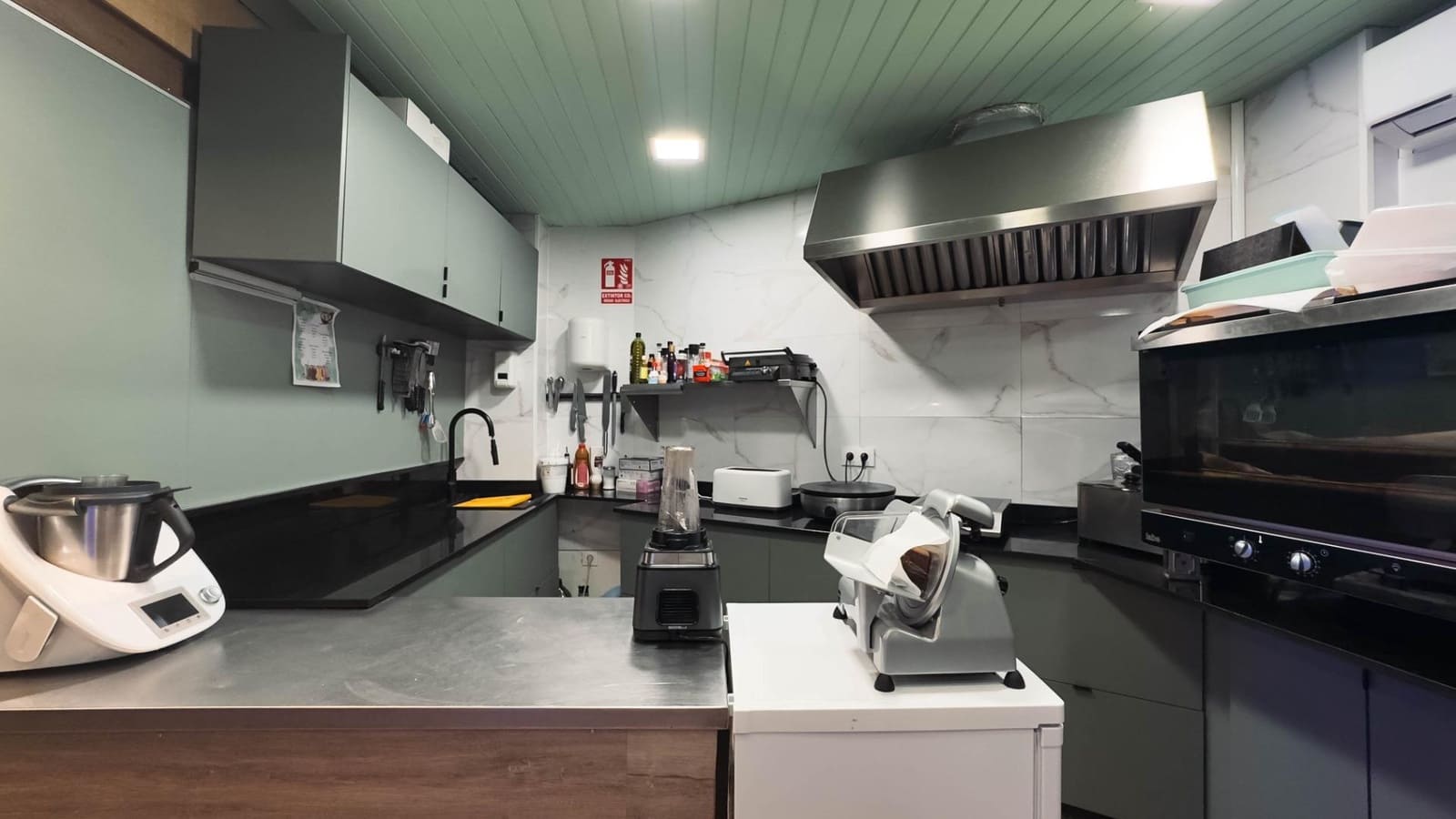 Virksomhed til leje i Calpe / Calp - € 800 (Ref: 9171353)