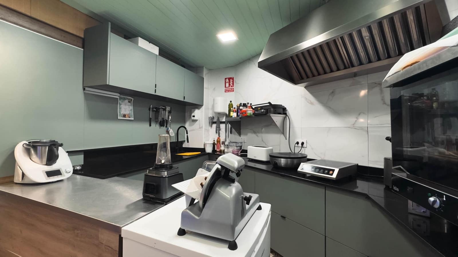 Virksomhed til leje i Calpe / Calp - € 800 (Ref: 9171353)