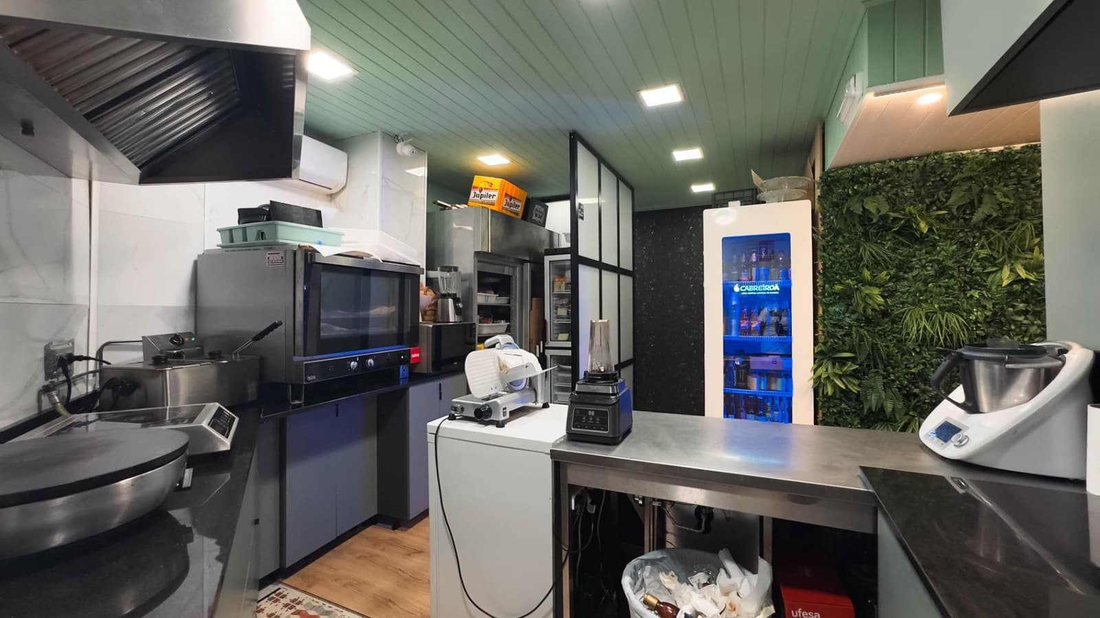 Virksomhed til leje i Calpe / Calp - € 800 (Ref: 9171353)