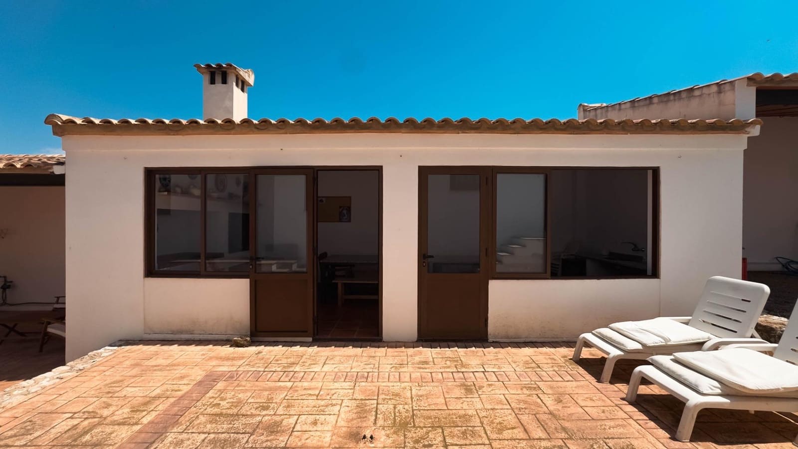 8 bedroom Villa for sale in Villa de Ves with garage - € 310,000 (Ref: 9173379)