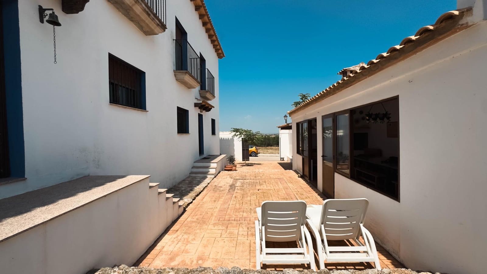 8 bedroom Villa for sale in Villa de Ves with garage - € 310,000 (Ref: 9173379)