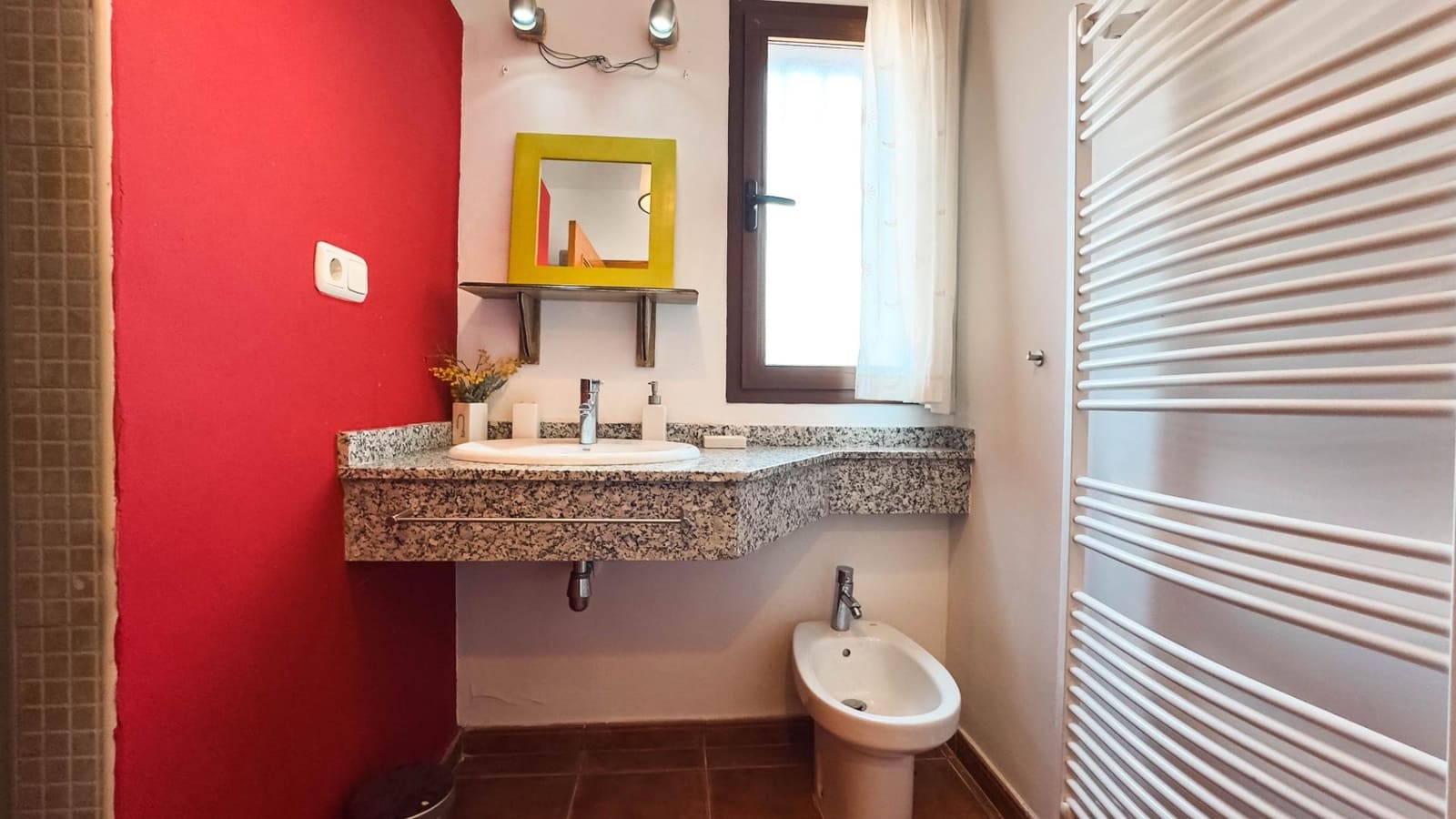 8 bedroom Villa for sale in Villa de Ves with garage - € 310,000 (Ref: 9173379)