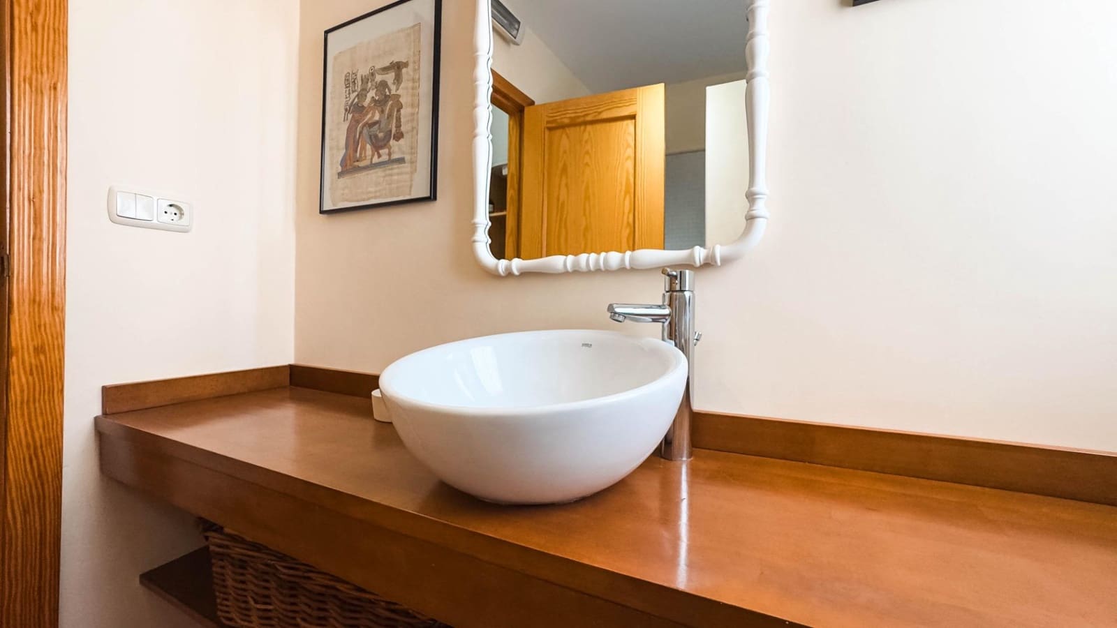 8 bedroom Villa for sale in Villa de Ves with garage - € 310,000 (Ref: 9173379)