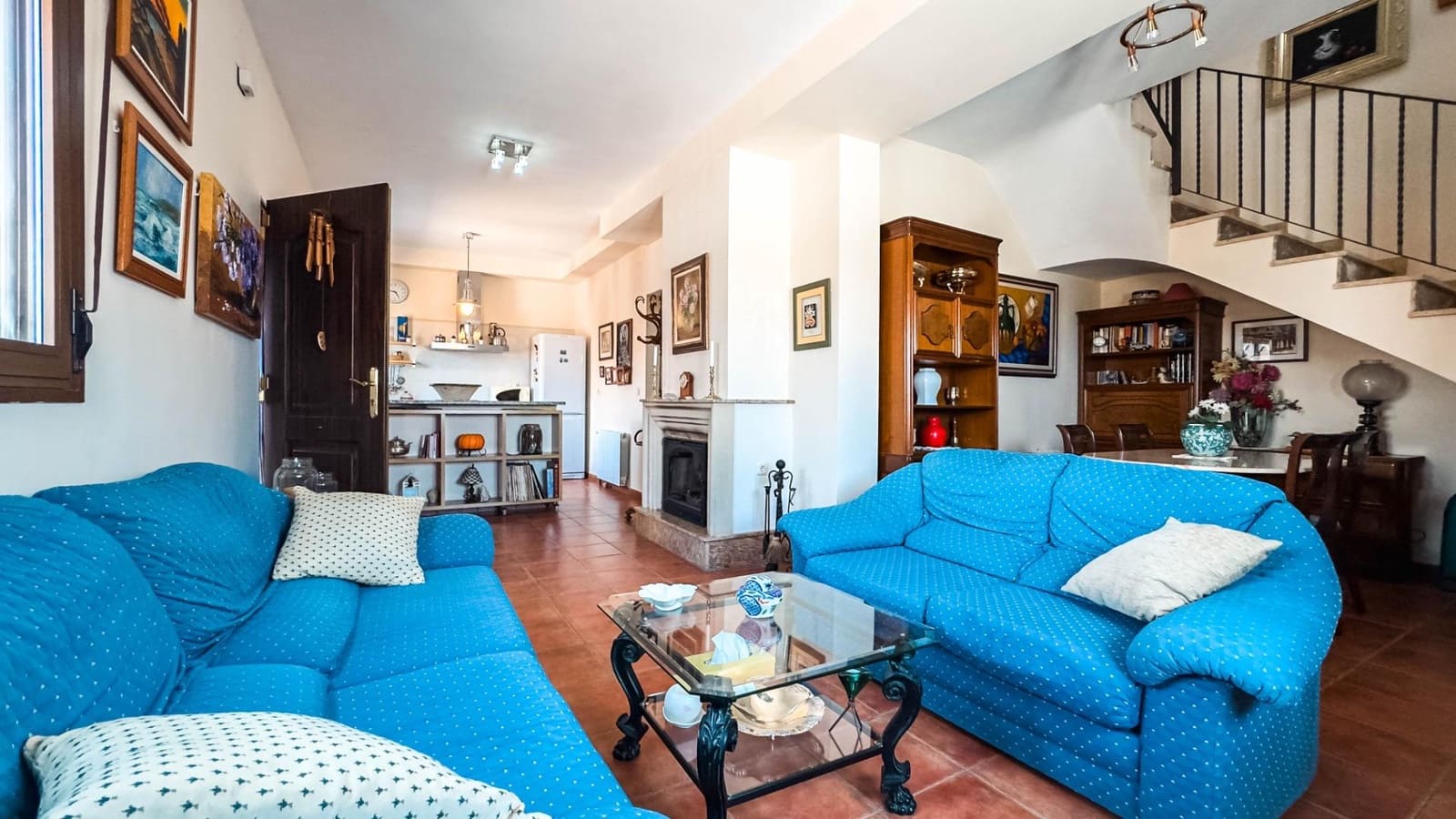 8 bedroom Villa for sale in Villa de Ves with garage - € 310,000 (Ref: 9173379)