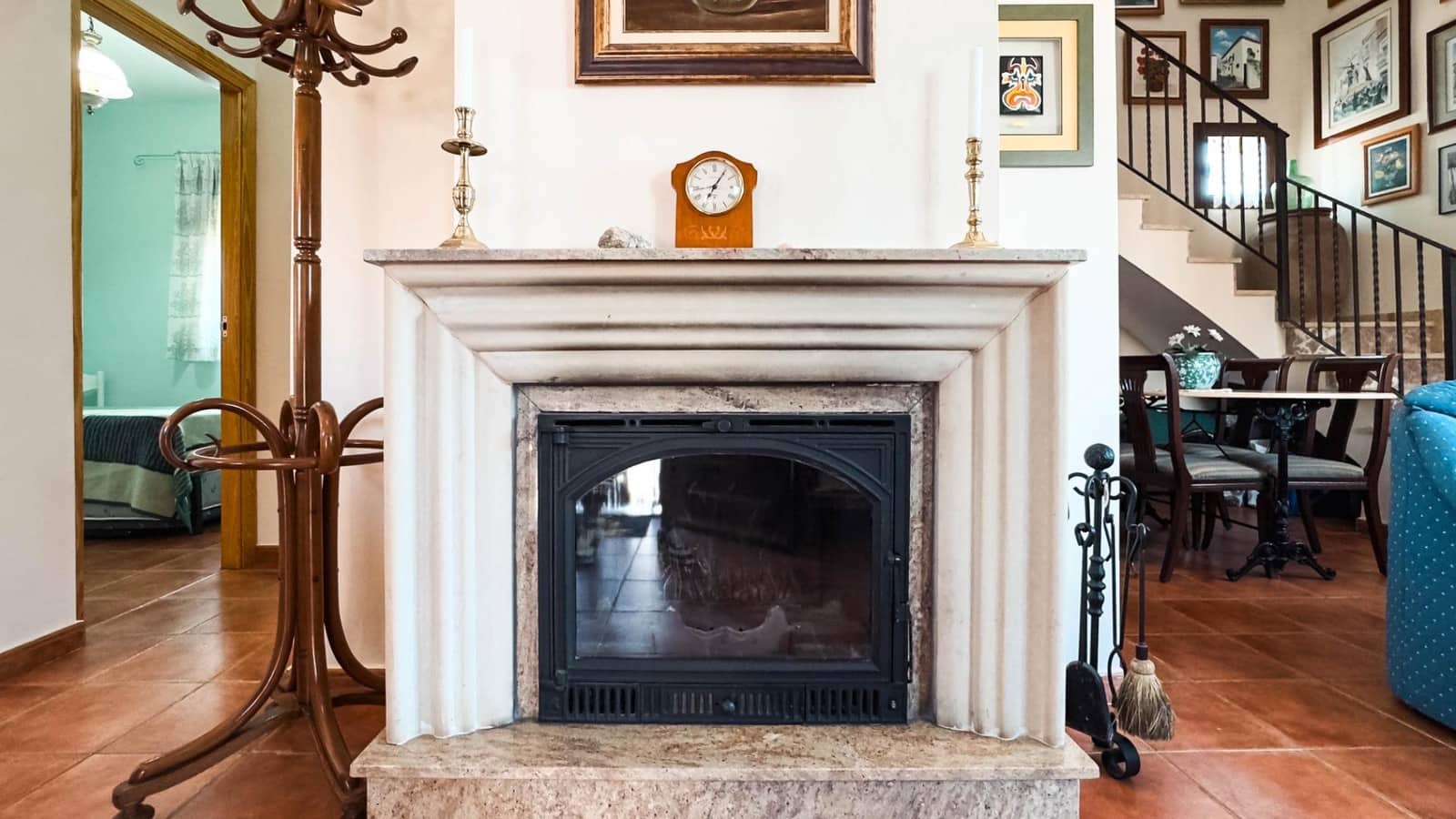 8 bedroom Villa for sale in Villa de Ves with garage - € 310,000 (Ref: 9173379)