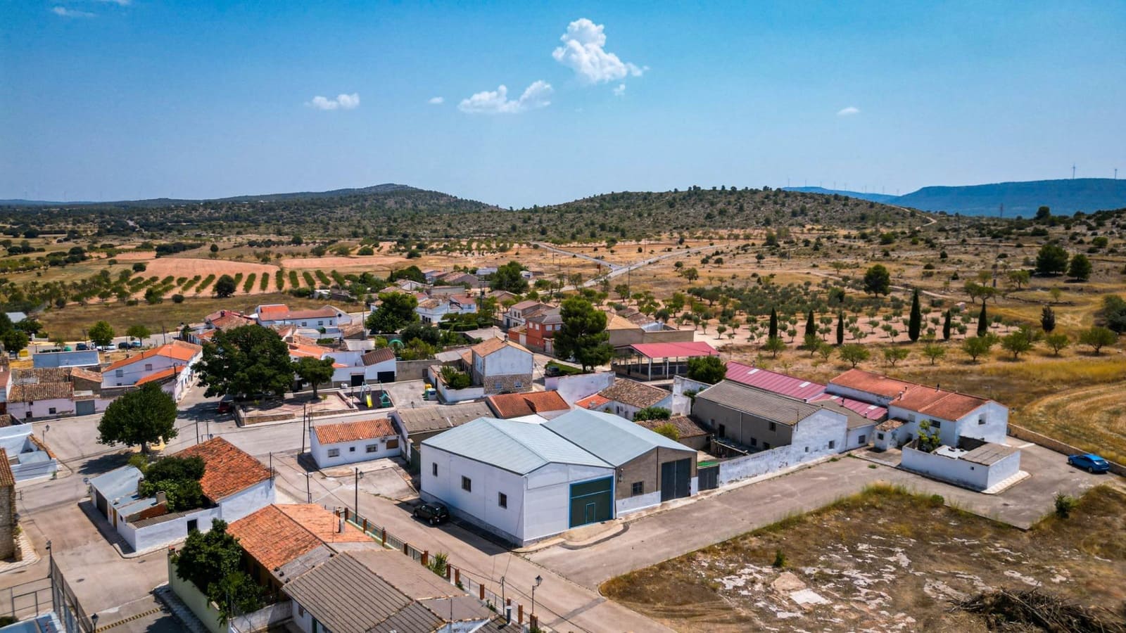 8 bedroom Villa for sale in Villa de Ves with garage - € 310,000 (Ref: 9173379)