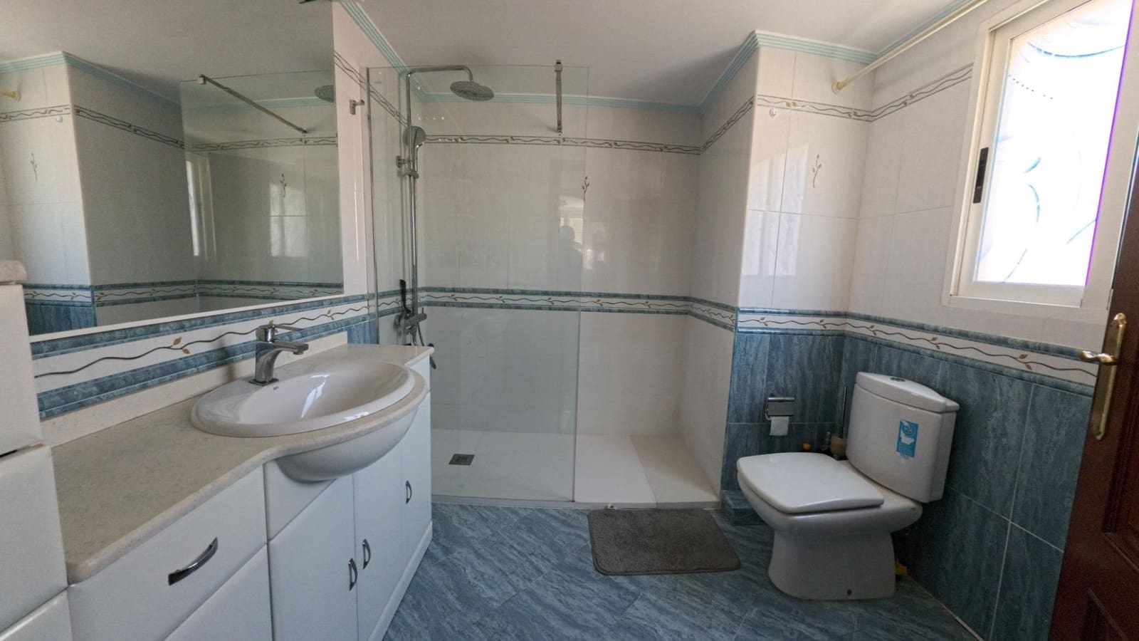 3 slaapkamer Penthouse te koop in Benidorm met zwembad - € 359.000 (Ref: 9176402)