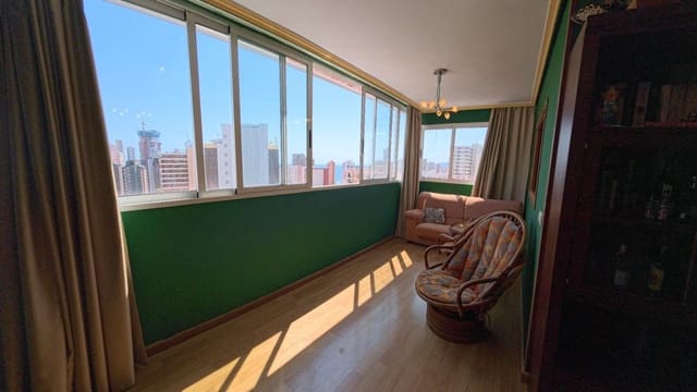 3 makuuhuone Kattohuoneisto myytävänä paikassa Benidorm mukana uima-altaan - 359 000 € (Ref: 9176402)