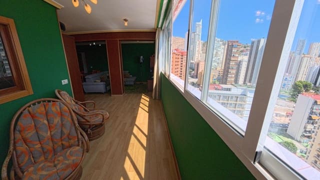 3 makuuhuone Kattohuoneisto myytävänä paikassa Benidorm mukana uima-altaan - 359 000 € (Ref: 9176402)