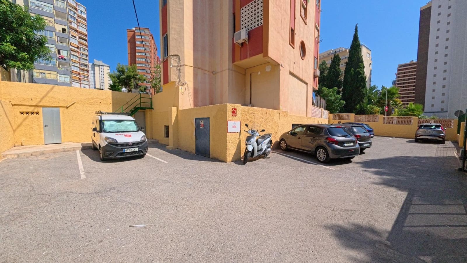 3 slaapkamer Penthouse te koop in Benidorm met zwembad - € 359.000 (Ref: 9176402)