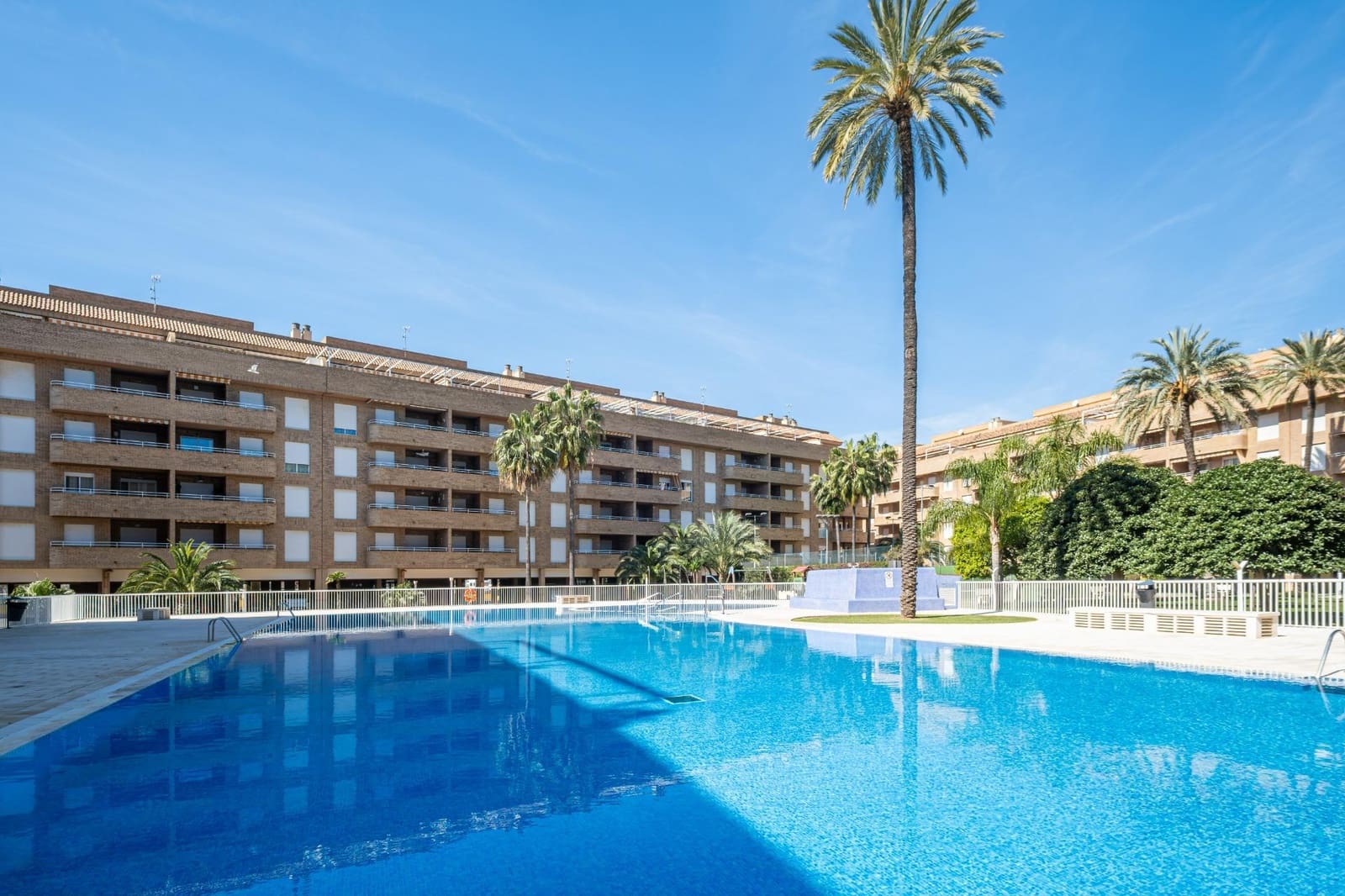 3 Zimmer Apartment zu vermieten in Denia mit Pool Garage - 1.150 € (Ref: 9191013)