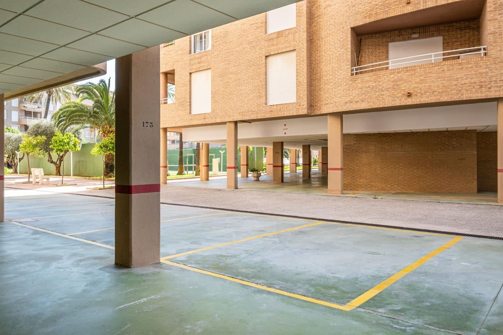 3 Zimmer Apartment zu vermieten in Denia mit Pool Garage - 1.150 € (Ref: 9191013)