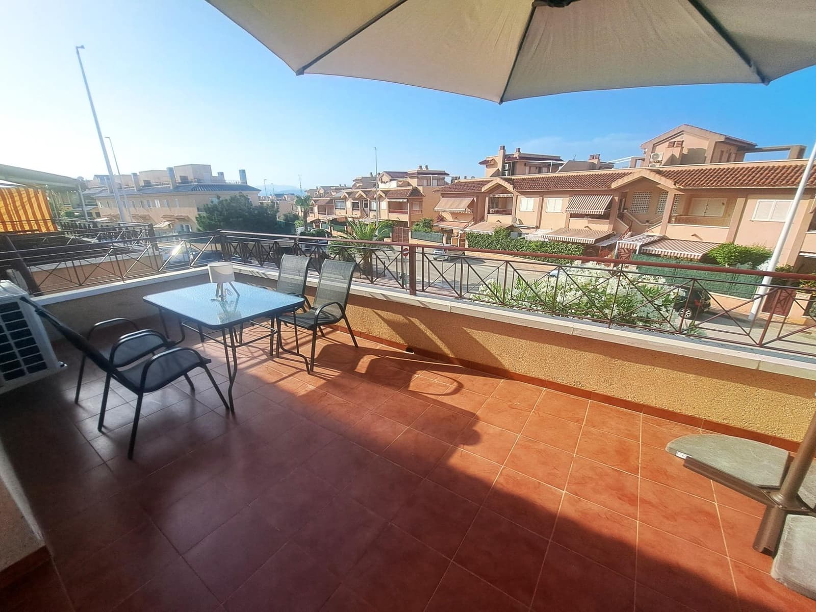 2 soveværelse Lejlighed til leje i Gran Alacant med swimmingpool - € 850 (Ref: 9193718)