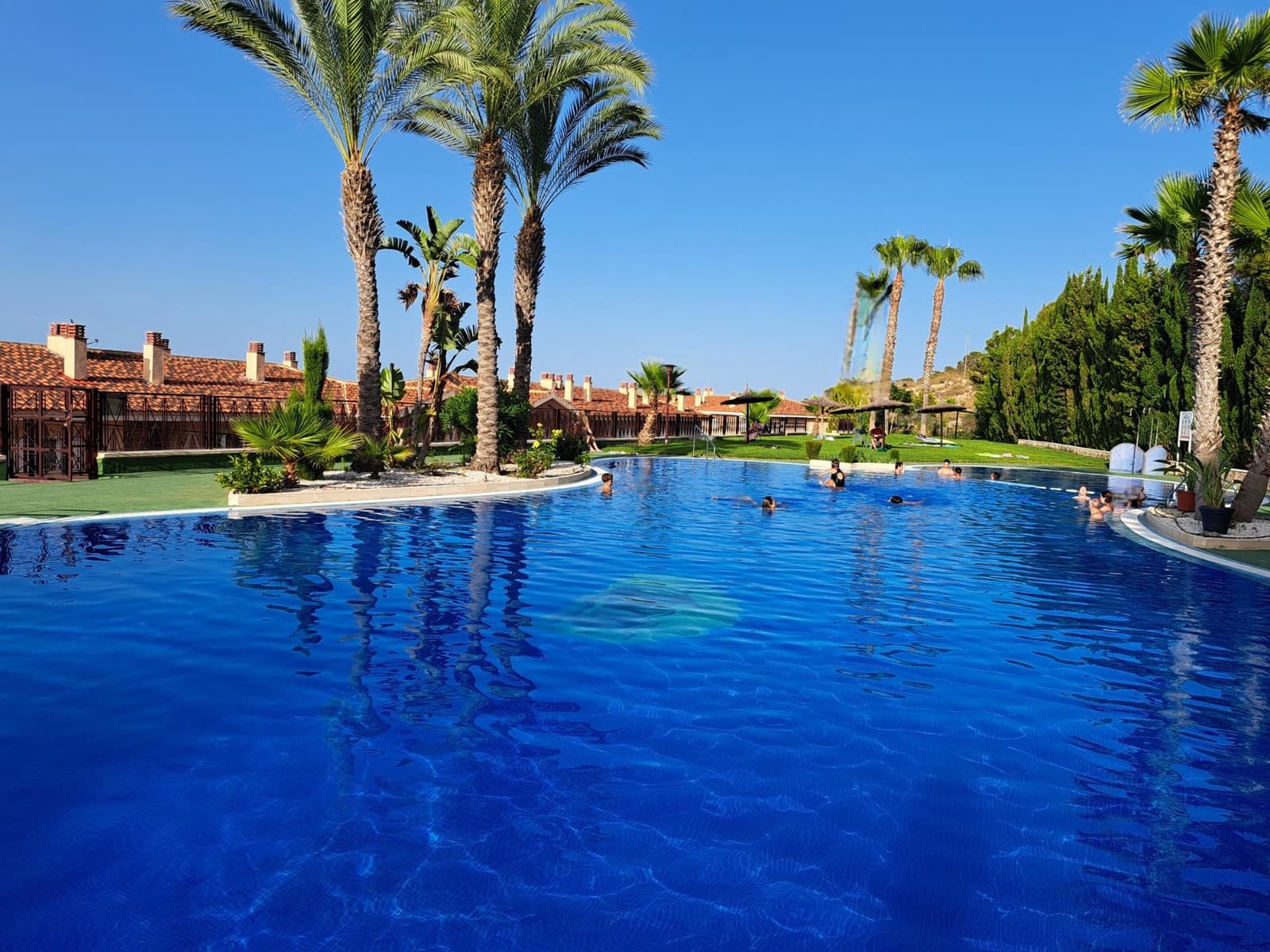 2 soveværelse Lejlighed til leje i Gran Alacant med swimmingpool - € 850 (Ref: 9193718)