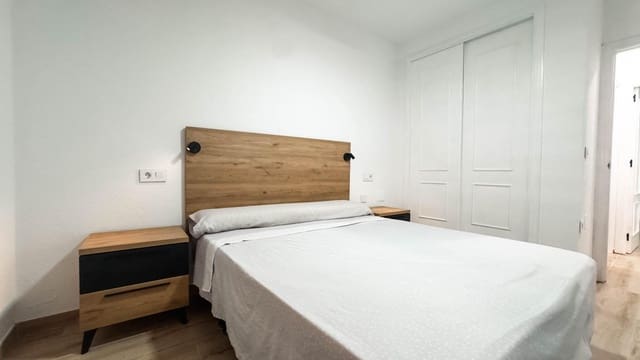 2 makuuhuone Rivitalo myytävänä paikassa Arenales del Sol, Elche / Elx mukana 
autotalli - 242 000 € (Ref: 9200405)