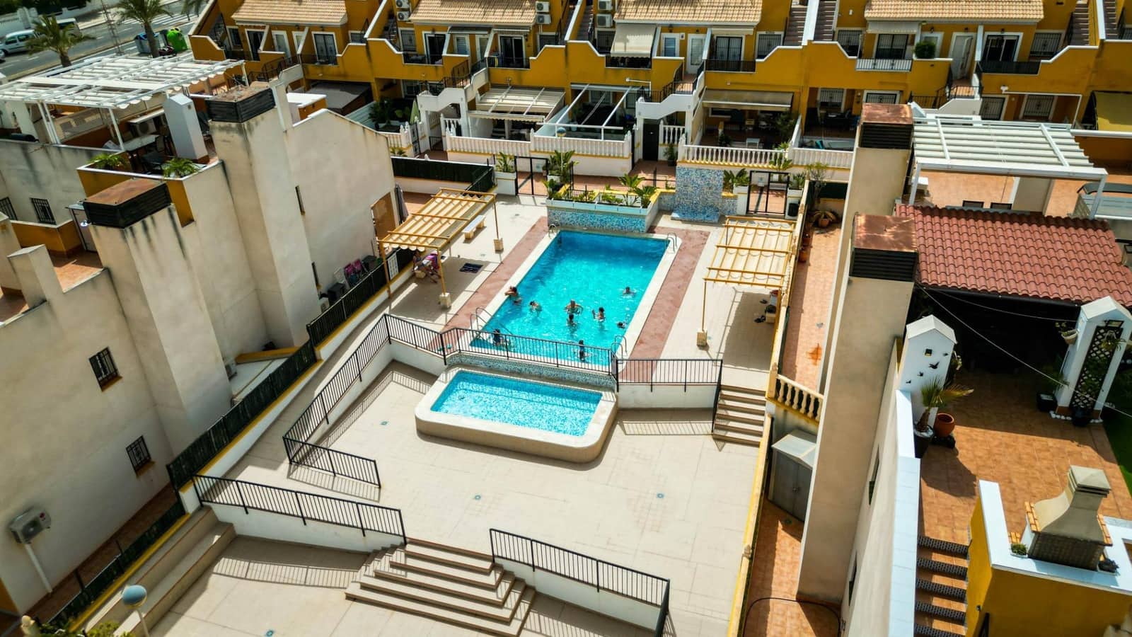 2 sypialnia Dom szeregowy na sprzedaż w Elche / Elx z garażem - 242 000 € (Ref: 9200405)